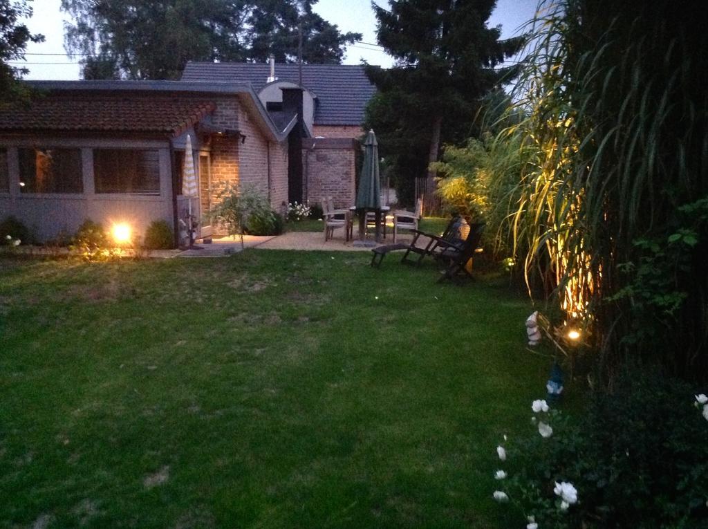 Holiday Home Harmony Brecht Bagian luar foto