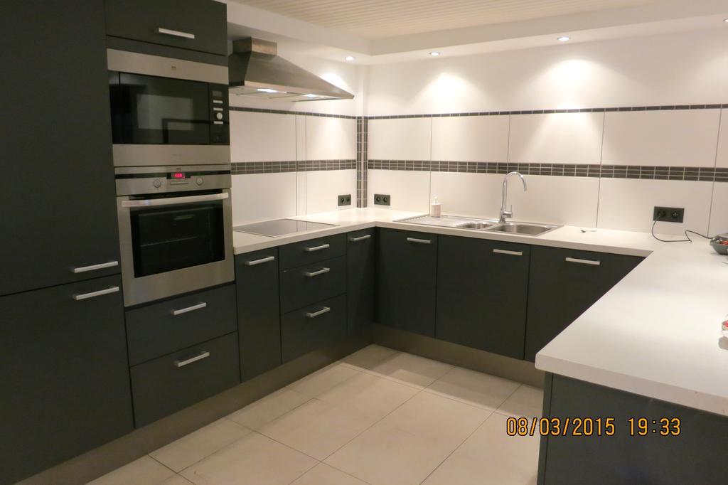 Holiday Home Harmony Brecht Bagian luar foto