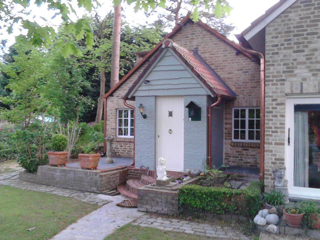 Holiday Home Harmony Brecht Bagian luar foto