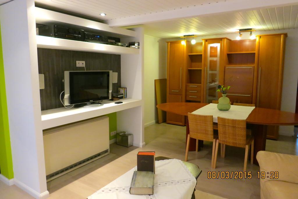 Holiday Home Harmony Brecht Bagian luar foto