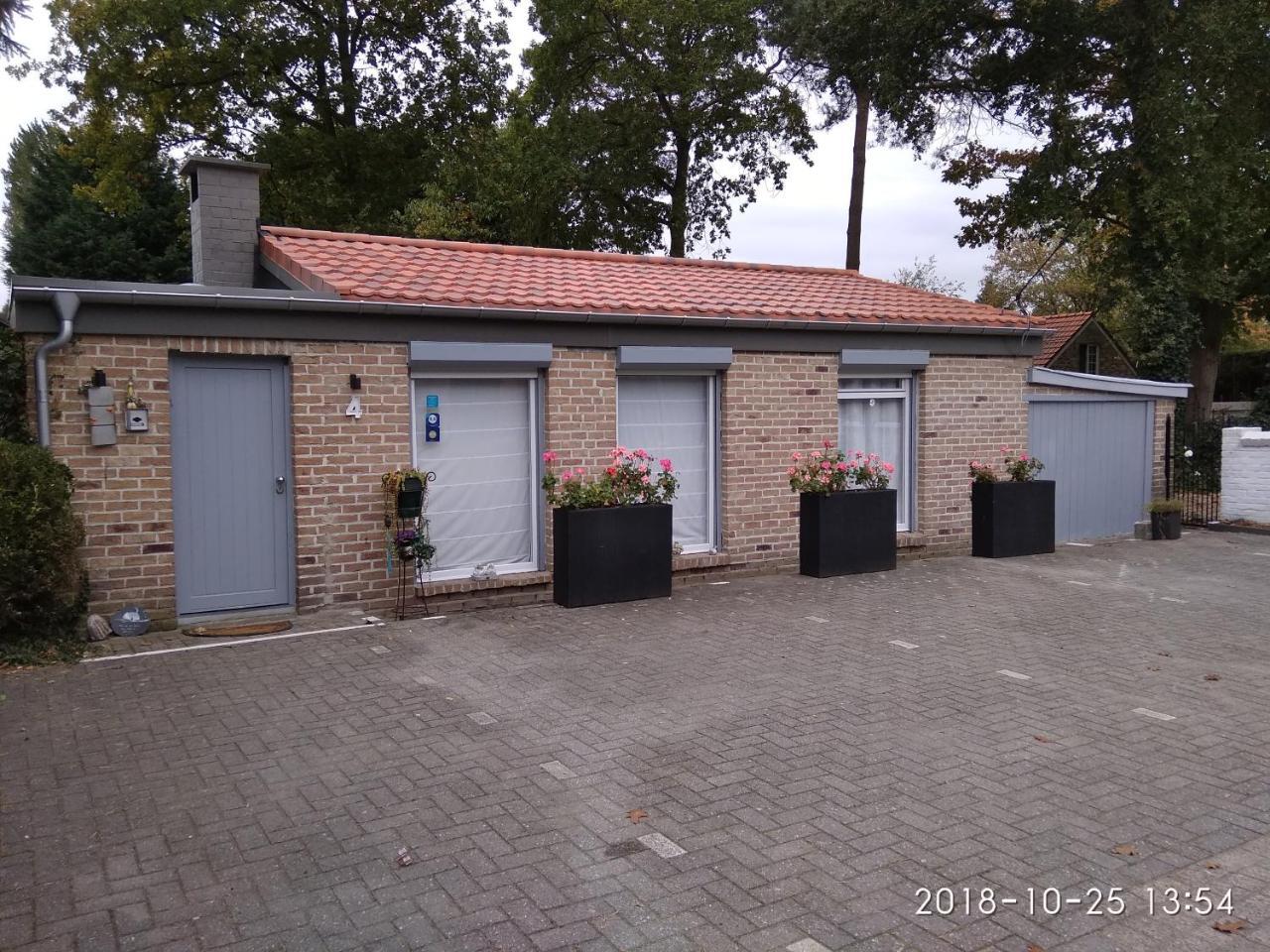 Holiday Home Harmony Brecht Bagian luar foto